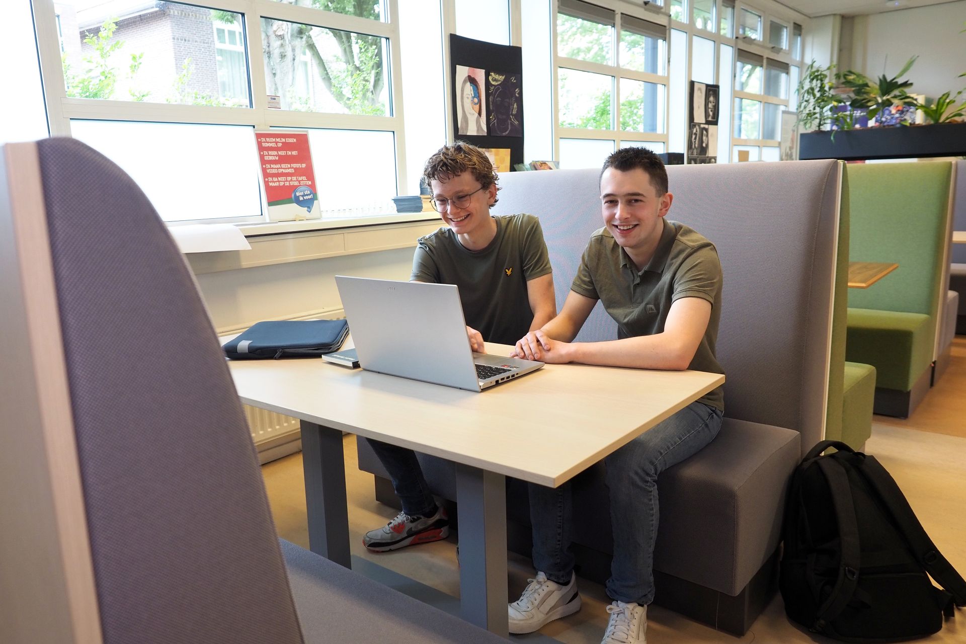 Twee Entree-studenten in OLC