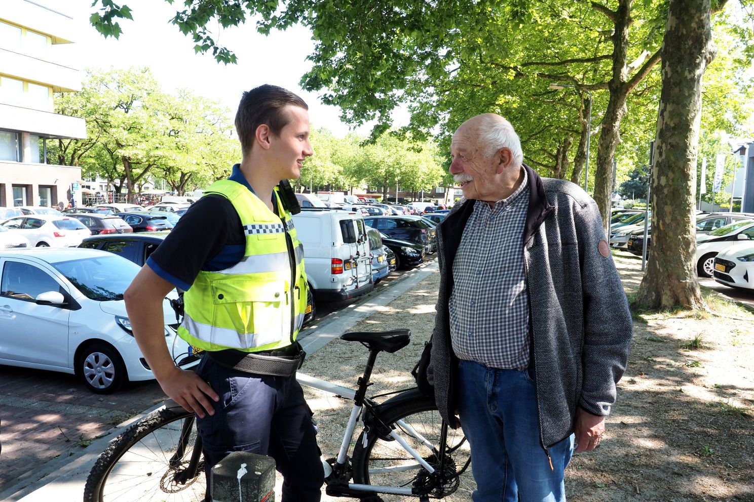 Studenten Handhaver toezicht en veiligheid